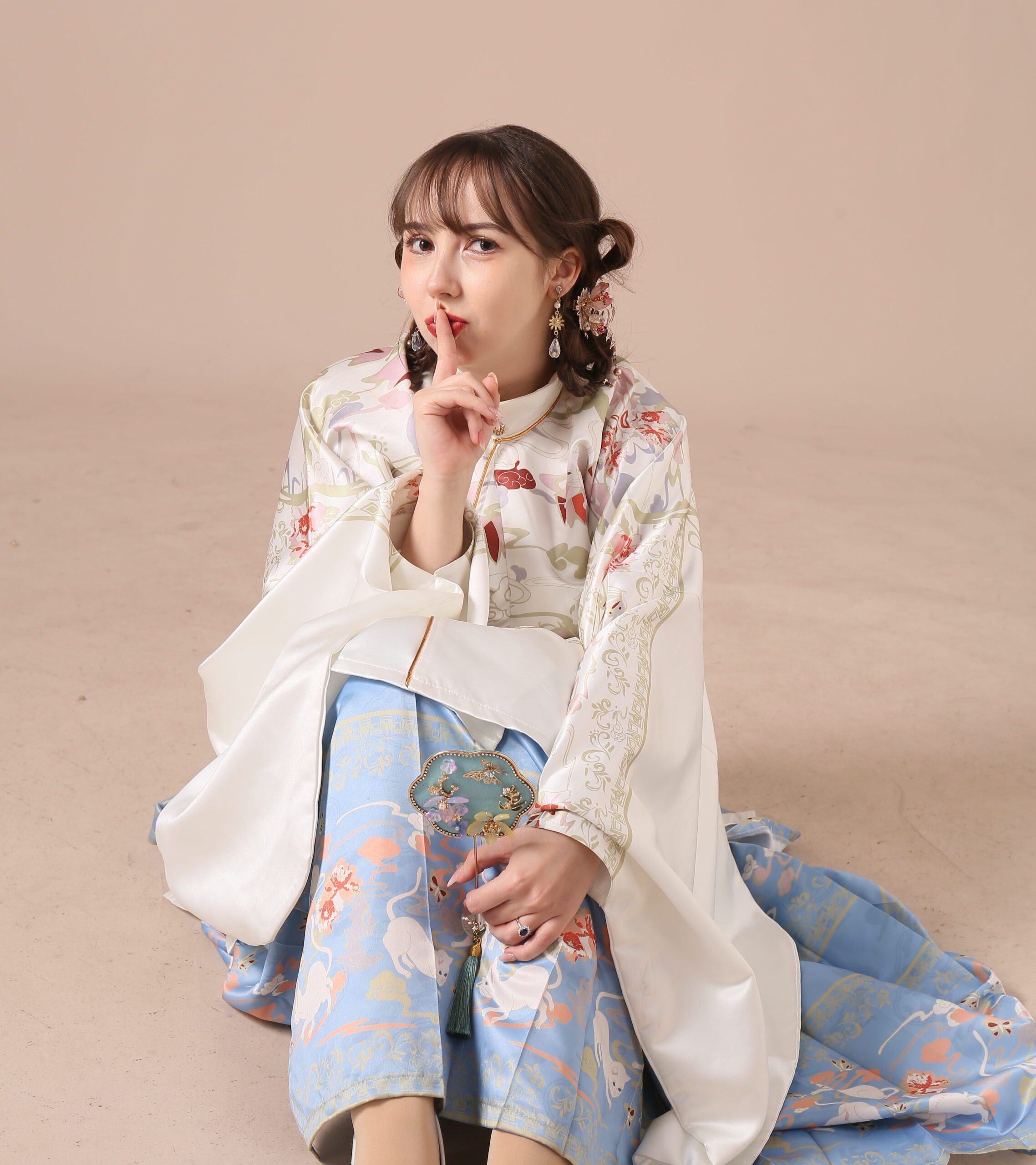 Zdjęcie autorki bloga w tradycyjnym stroju Państwa Środka