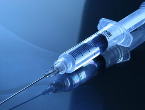 Strzykawka ze szczepionką